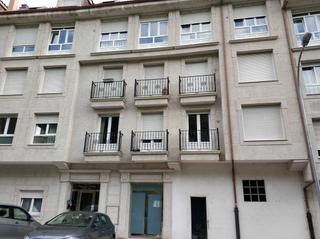 Aparcament cotxe  Av/ dr. villanueva. Solvia inmobiliaria  garaje pontedeume