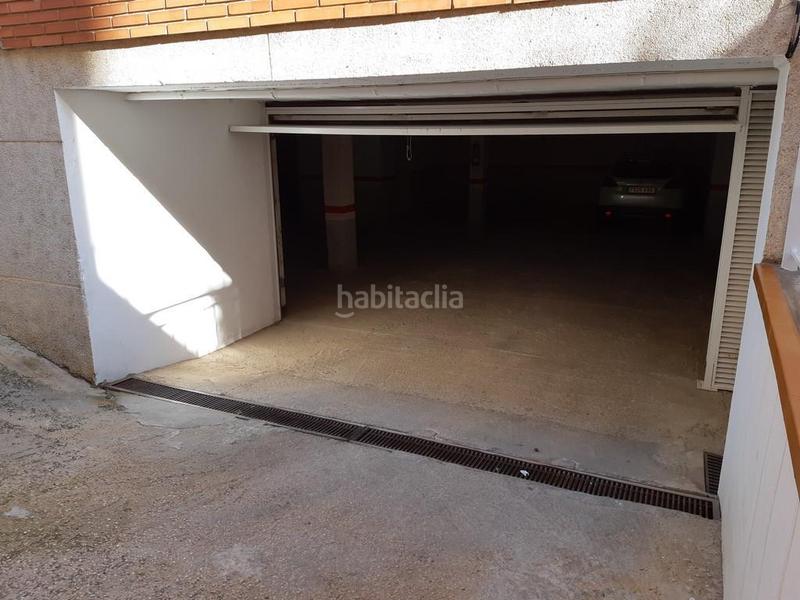 Foto eb725e74-b2ff-4a5a-9752-e01eb7d98320. Car parking in Parc Bosc-Castell Figueres