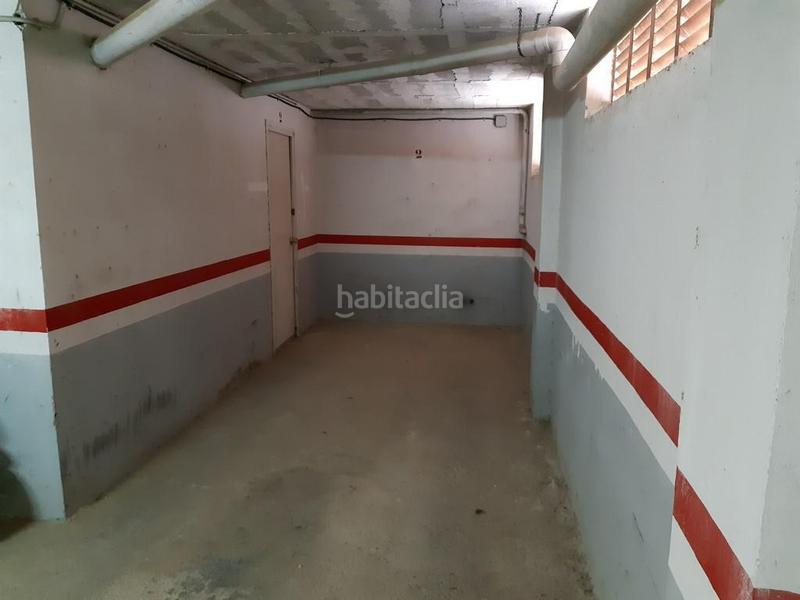 Foto f7be54ce-1906-4d9b-9eff-e3051ba2eaa3. Car parking in Parc Bosc-Castell Figueres