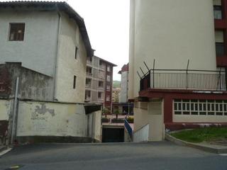 Parking coche  Pz aurrera. Solvia inmobiliaria  garaje zizurkil