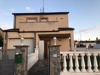Chalet  C/ pins carnert de fals. Solvia inmobiliaria  chalet independiente fonollosa