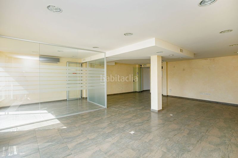 Foto 7d291a45-4ea9-49b4-8b30-64539f228d22. Local comercial a Carretera de Roses-Fossos Figueres