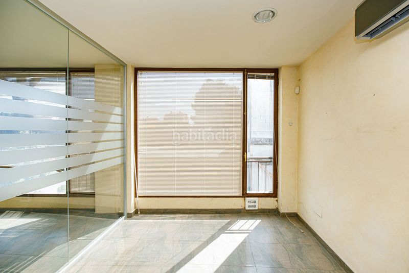 Foto 7f8132a5-6504-4869-952f-6459e7320711. Local comercial a Carretera de Roses-Fossos Figueres
