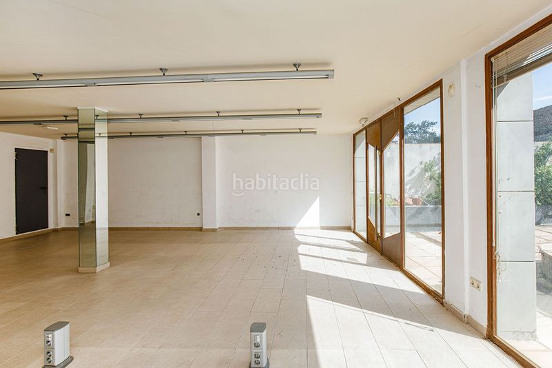 Foto a6bf9f8f-753e-42e8-b423-336d070a6b3a. Local comercial a Carretera de Roses-Fossos Figueres