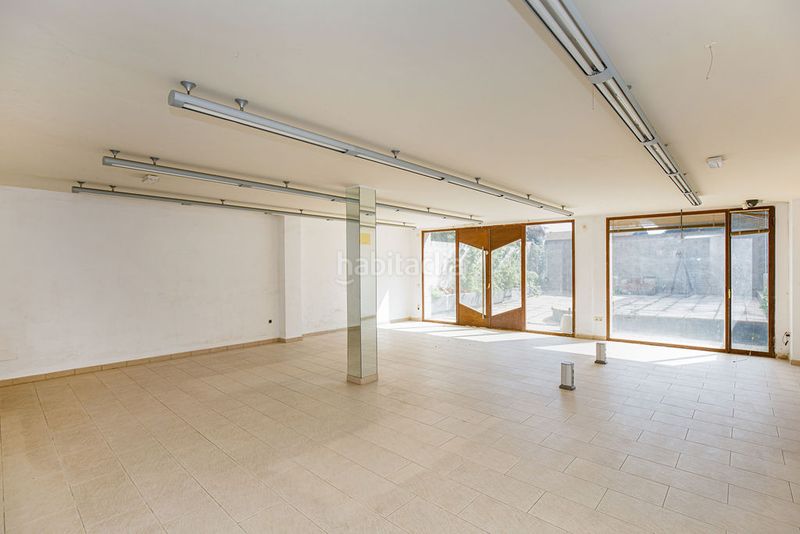 Foto b49b3e28-e822-4940-b57c-e9c5f3cefde1. Local comercial a Carretera de Roses-Fossos Figueres
