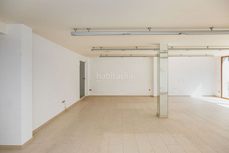 Foto f9ab1faf-2d91-43b4-9ed1-e6d7c0ddf4d6. Local comercial a Carretera de Roses-Fossos Figueres
