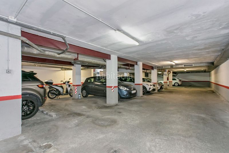 Foto 177f0434-ce6c-4e19-86fb-fc5d03e2c9dd. Aparcament cotxe a Centre Castelldefels