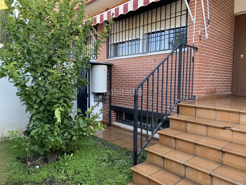 Foto aa28933f-d97f-4e34-b7f7-248547a927df. Casa aparellada a Atarfe