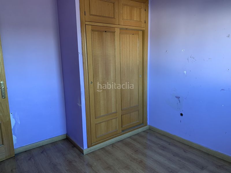 Foto f93da00a-6721-4d1d-ad7d-28910bc4ec25. Casa aparellada a Atarfe