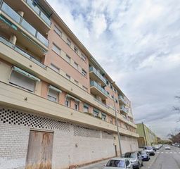 Aparcament cotxe a C/ Victoria Kent