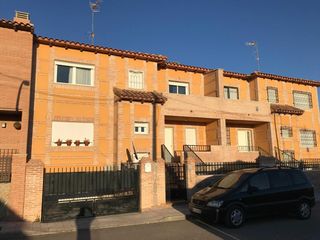 Chalet  C/ manuel machado. Solvia inmobiliaria  casa añover de tajo
