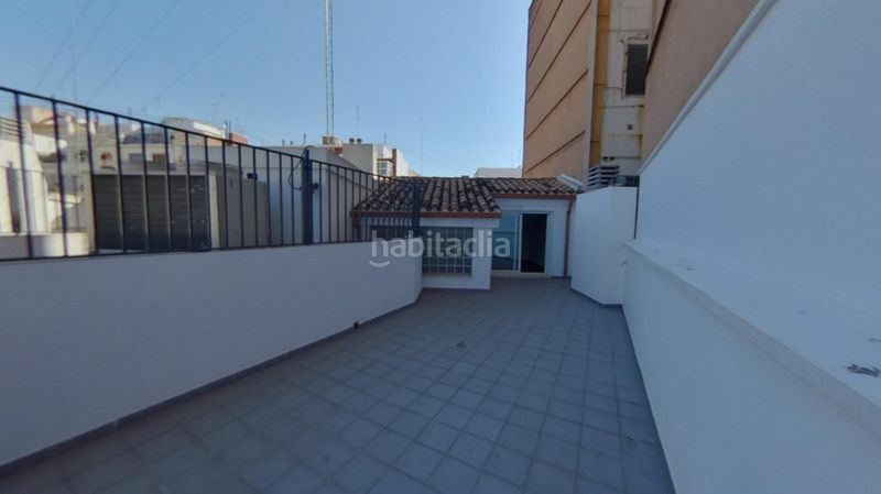 Foto 5fef7722-2cc2-4074-b921-8a68fb35d69f. Àtic amb aparcament a Russafa Valencia