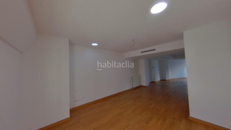 Foto fcd22fb9-b991-4879-8c25-edd068235412. Àtic amb aparcament a Russafa Valencia