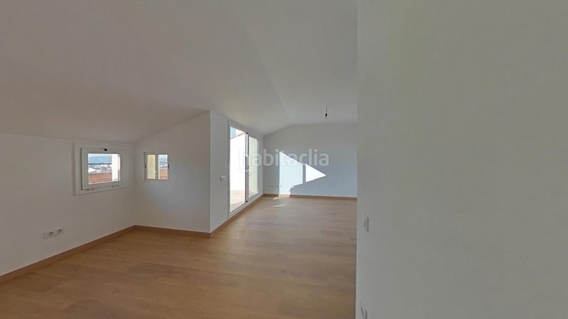 Foto aaccec0c-6c7c-40bd-93da-58255b73e9ab. Pis a Zona Esportiva Terrassa