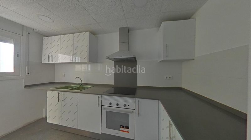 Foto c2fe45f1-61e4-40ec-aed0-e2edc80cf8a3. Pis a Zona Esportiva Terrassa