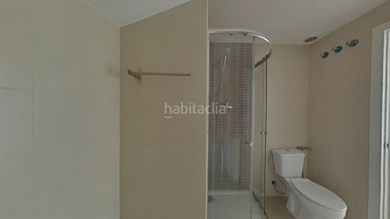 Foto f933cfff-aa73-43a9-9406-b16344422b87. Pis a Zona Esportiva Terrassa