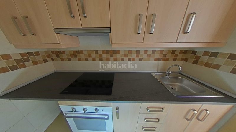 Foto df8bf8d3-93d7-4eb8-85ff-7f6b8424bde5. Pis a Los Castillejos - La Trinidad Málaga
