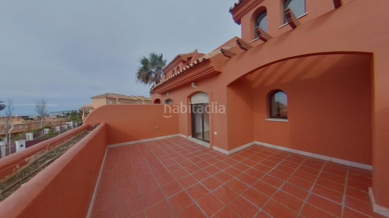 Foto 0209ab8b-0dd1-4840-91c3-6407ff2c381e. Àtic amb aparcament piscina a Buenas Noches Estepona