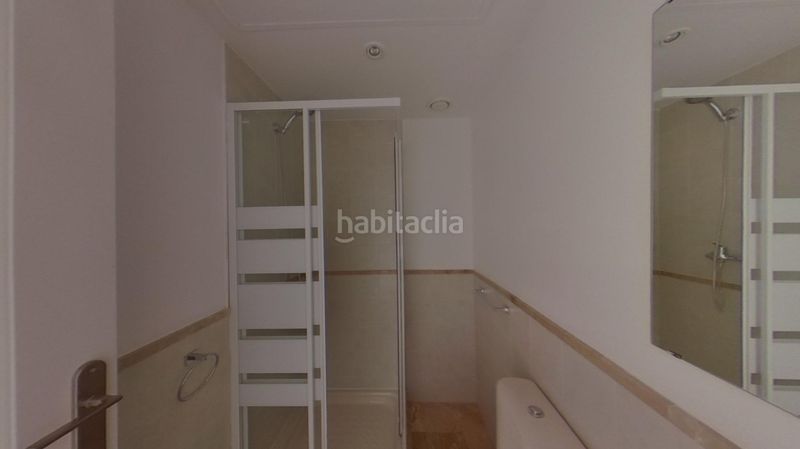 Foto d17178d7-175d-4a00-8ce4-66fa348b7cad. Àtic amb aparcament piscina a Buenas Noches Estepona