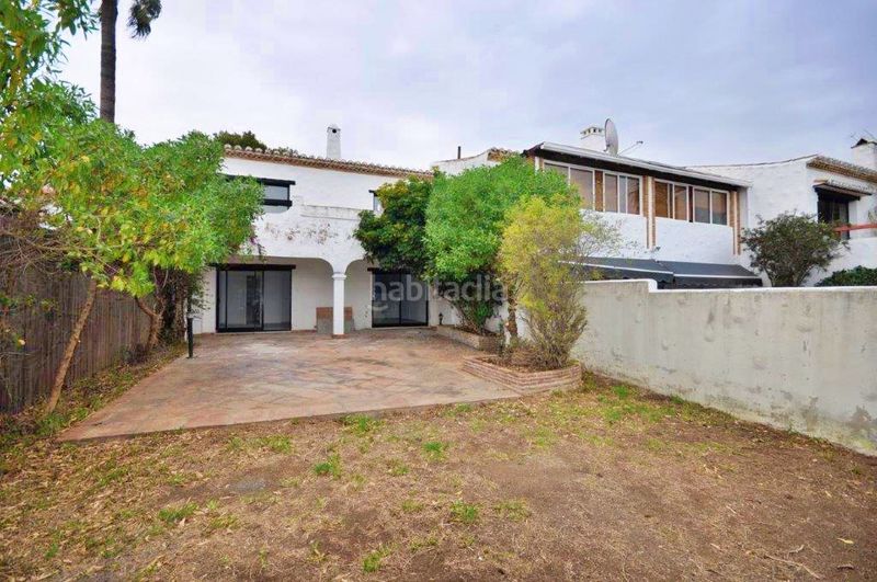 Foto 14a5fa6b-96f8-41bb-ab23-65ebf15ab667. Casa aparellada a Calahonda Mijas