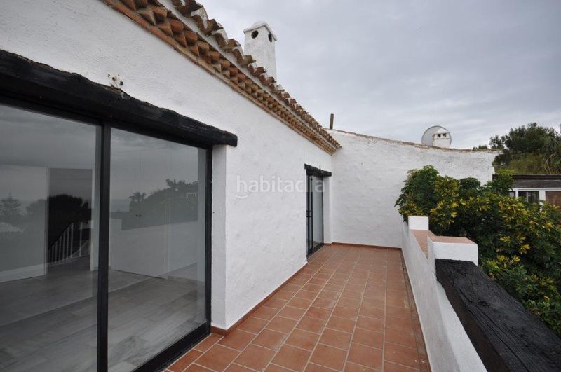 Foto 2effe90e-8878-4a02-bd80-82f094652173. Casa aparellada a Calahonda Mijas