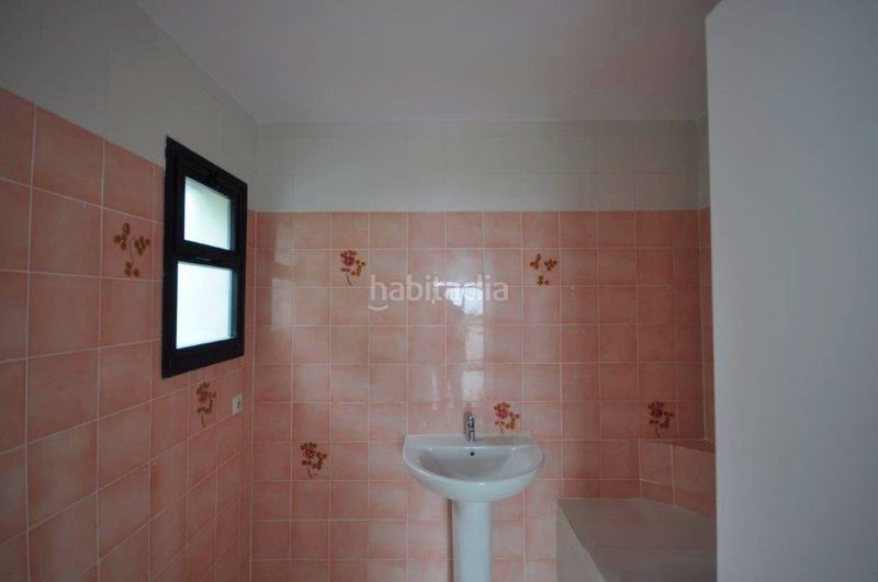 Foto 80ae22a2-42fa-4b78-81b4-d99eac2fe875. Casa aparellada a Calahonda Mijas