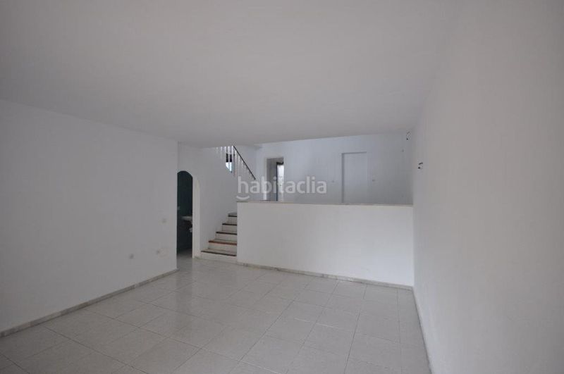 Foto 87c0b878-54e3-4155-99e5-ec424320308e. Casa aparellada a Calahonda Mijas