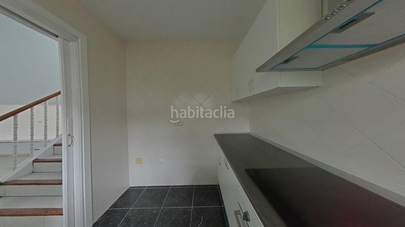 Foto dfdc18a7-d172-4c79-a56a-e1f038547673. Casa aparellada a Calahonda Mijas