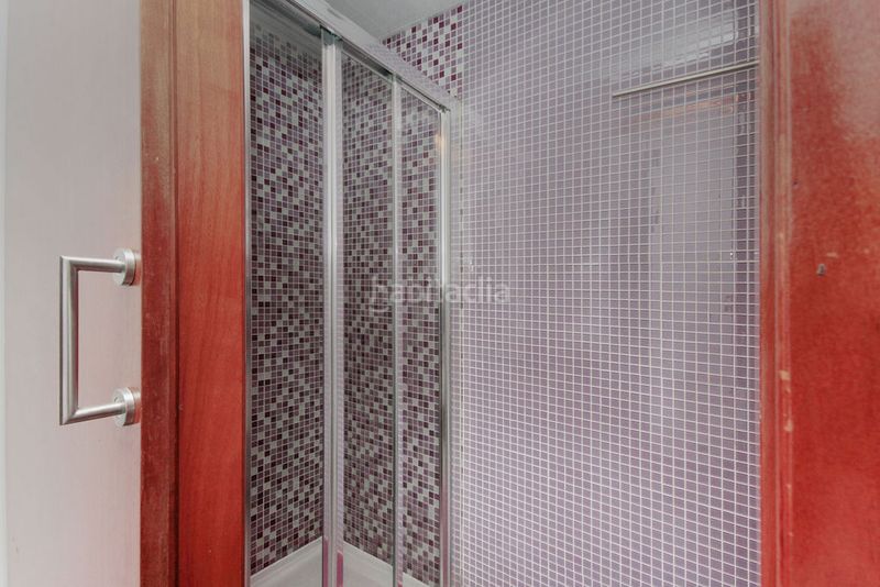 Foto 50d3e637-e42b-4020-b29c-a498af688219. Pis a El Camp de l´Arpa del Clot Barcelona