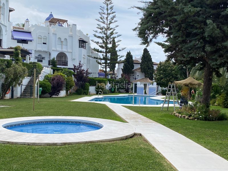 Foto 5568cc09-c2e0-4518-87aa-2bc60eea4d0c. Pis amb aparcament piscina a Calahonda Mijas