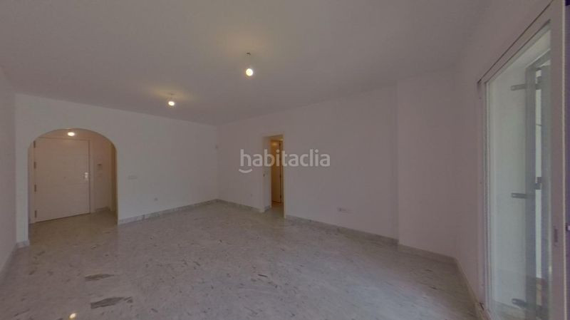 Foto 58ac15f4-db3b-4050-a228-c97c8ad9ed15. Pis amb aparcament piscina a Calahonda Mijas