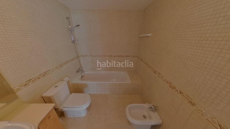 Foto a8dc8ba5-1ba5-4cee-815f-b7b1885f0a0f. Pis amb aparcament piscina a Calahonda Mijas