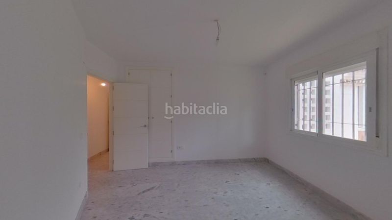 Foto c3281985-7d60-4526-b0c5-f8444937e6ea. Pis amb aparcament piscina a Calahonda Mijas