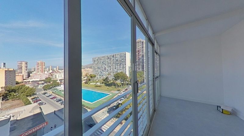 Foto 28481a1a-7cbc-49cb-81e6-f2f6ad9c363f. Estudi amb piscina a Juzgados - Plaza de Toros Benidorm