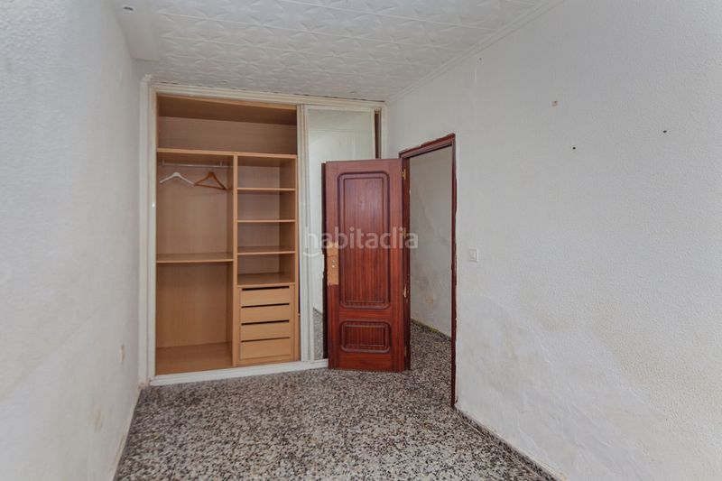 Foto 015343f1-e833-4859-a02c-01bdb423fe2e. Planta baixa a Natzaret Valencia