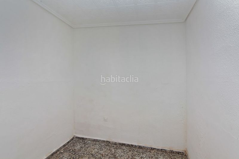 Foto 7283026d-a226-4616-98d6-f0b3249aeb8c. Planta baixa a Natzaret Valencia