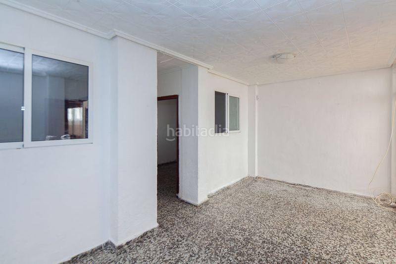 Foto 7d4773c9-2089-4b31-a02d-3809e7ab67da. Planta baixa a Natzaret Valencia