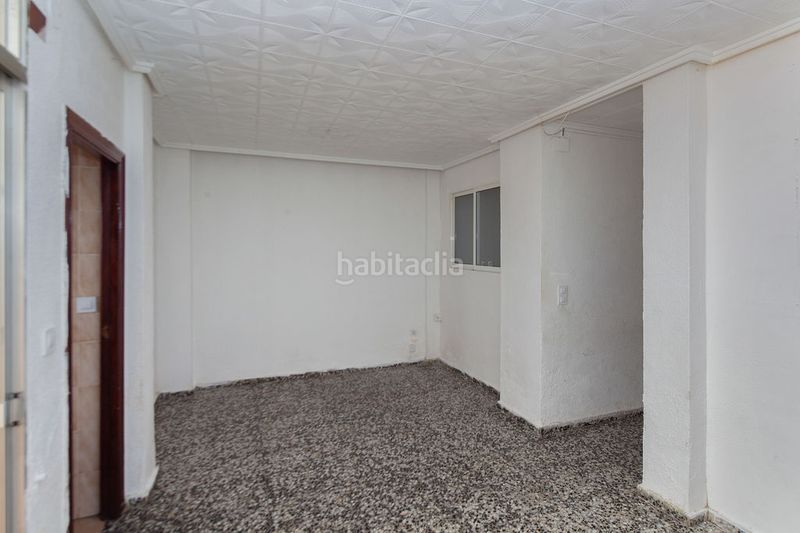 Foto 8ec73c9e-01e6-4800-a551-ea209077be24. Planta baixa a Natzaret Valencia