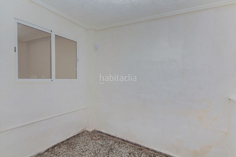 Foto a4e25ae5-7ac9-45ff-a7a1-40f53e86916a. Planta baixa a Natzaret Valencia