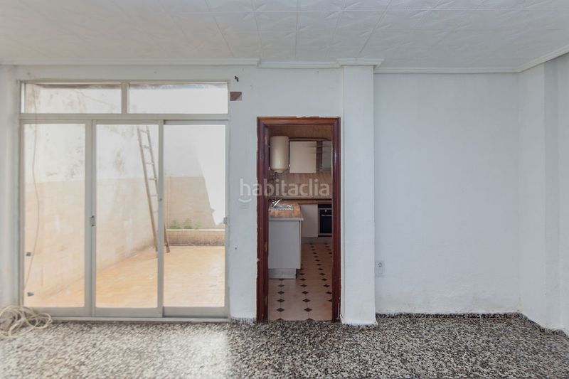Foto fb1b94f5-8ba4-43d5-8604-84feffd5f8d8. Planta baixa a Natzaret Valencia