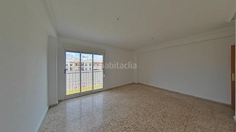 Foto 0f9c855f-b18f-4815-aa6c-d1ef83a6440e. Pis amb aparcament a El Toscar Elche / Elx