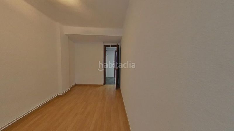 Foto 4a4795de-ad9e-4842-be42-2935b3968a05. Pis a La Verneda - La Pau Barcelona