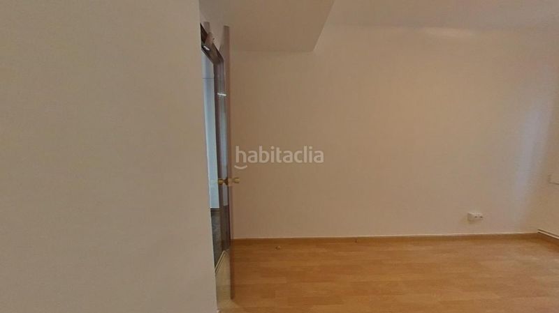 Foto ca246229-6857-4853-b226-31cc4b62b3d8. Pis a La Verneda - La Pau Barcelona