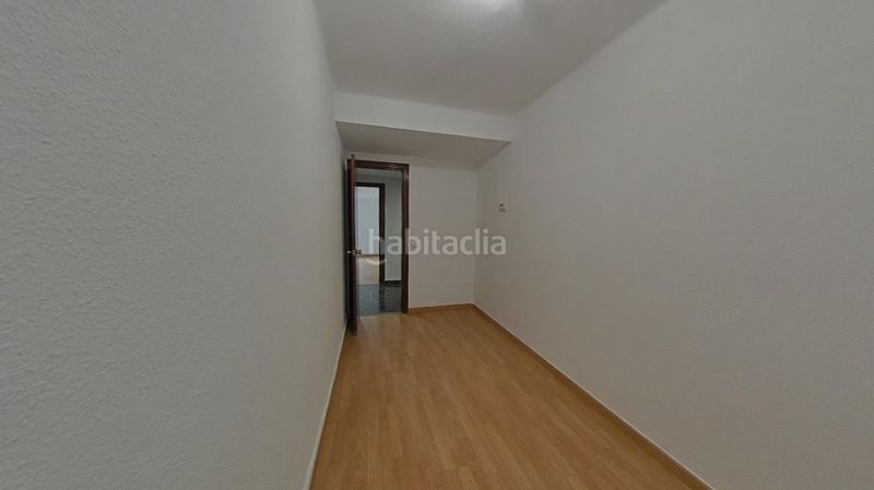 Foto fc81420c-060c-41f6-8a92-6954ad476af0. Pis a La Verneda - La Pau Barcelona