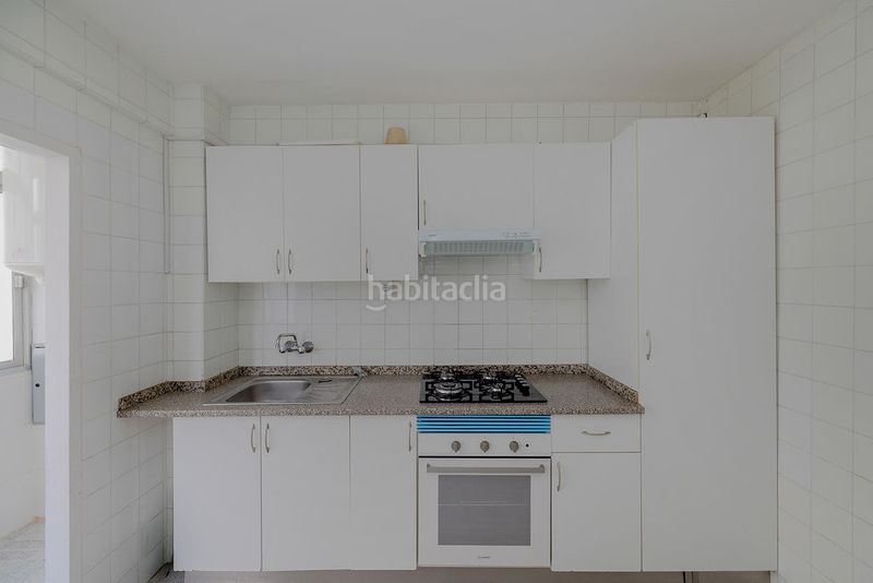 Foto 08d10c78-b912-4eb2-8ab8-a2cbc7465c92. Pis a puerto de Estepona Estepona