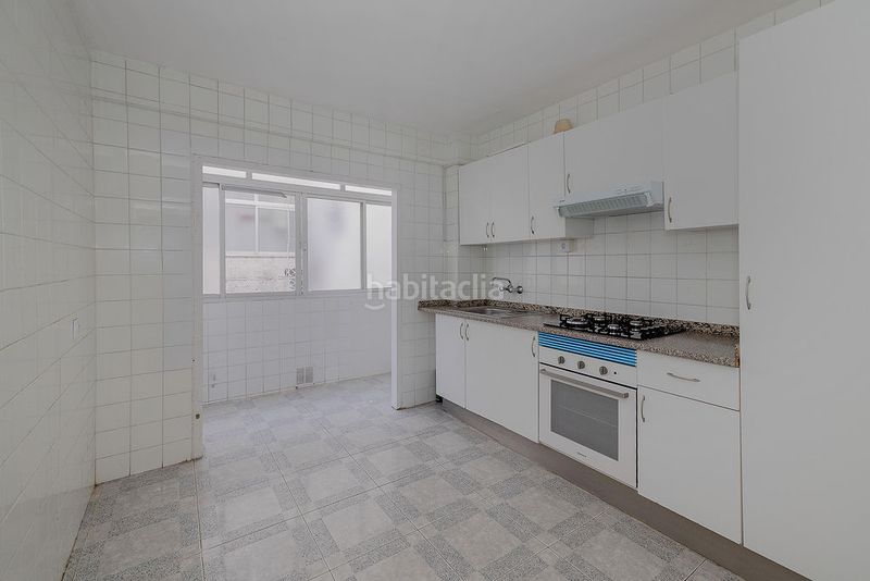 Foto 4531faf4-cb17-4ba2-a873-75c408ee1dab. Pis a puerto de Estepona Estepona
