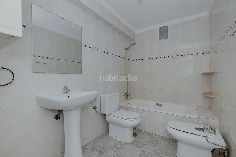 Foto a2bd2367-c2c9-42d2-923d-086912ab74b9. Pis a puerto de Estepona Estepona