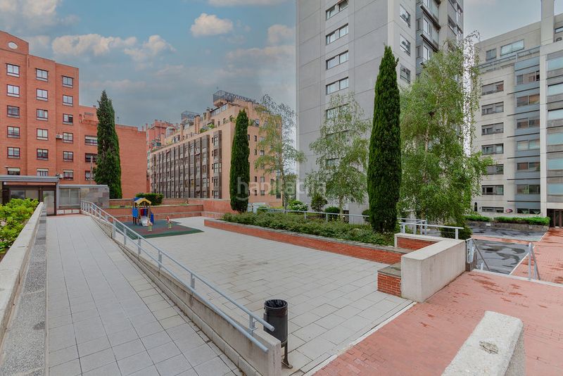 Foto e9882927-4da0-45c2-9d9c-e12e1fb22cdd. Pis amb piscina a San Juan Bautista Madrid