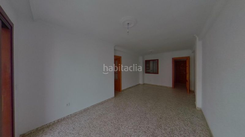 Foto ca9d5b0c-3874-4fe0-813d-ac4f5e452ead. Pis a sierra de Estepona - avda. de andalucía Estepona