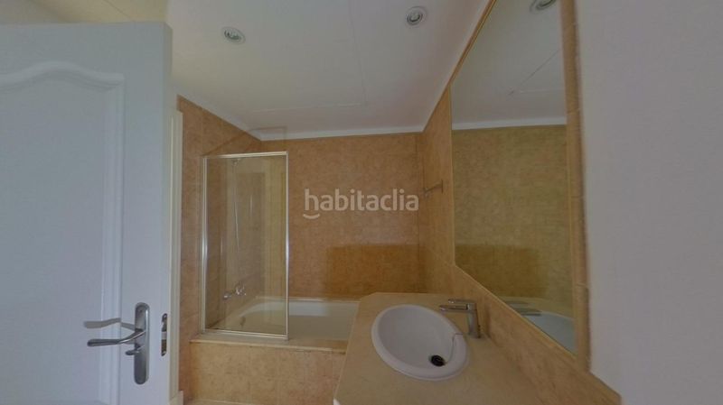 Foto 3ce86d33-8f1b-4060-a74e-7c307cc1c878. Pis amb aparcament piscina a Benatalaya Estepona